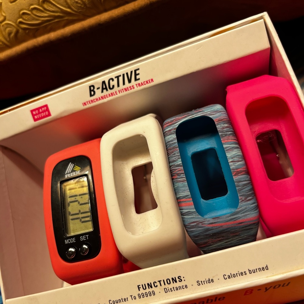 BActive Interchangeable Watch Fitness Tracker LCD Display No App 4 Bands - Picture 3 of 6
